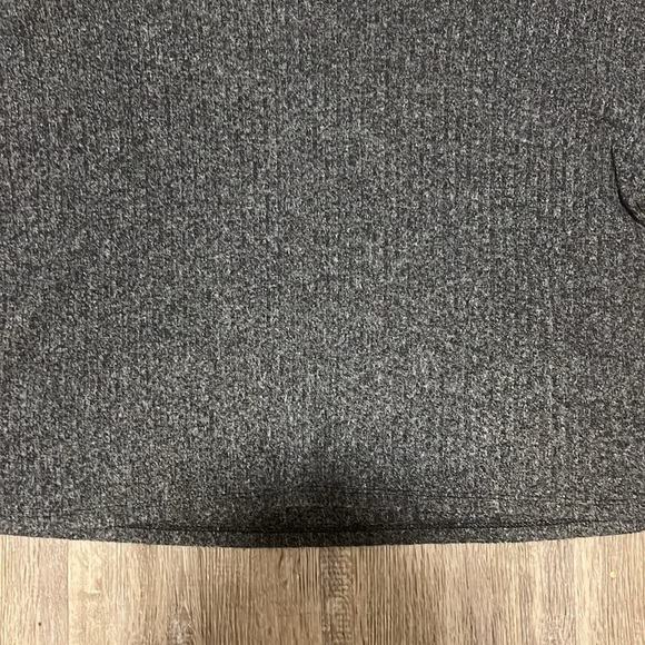 Wilfred Free Ribbed Boxy Crop Long Sleeve Tee - Picture 3 of 9